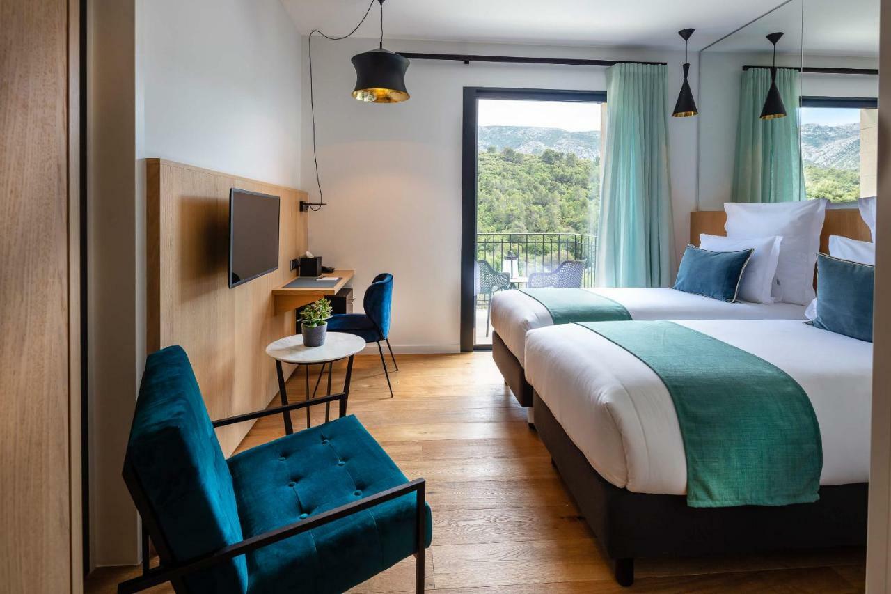 Hotel Sainte Victoire Vauvenargues Екстериор снимка
